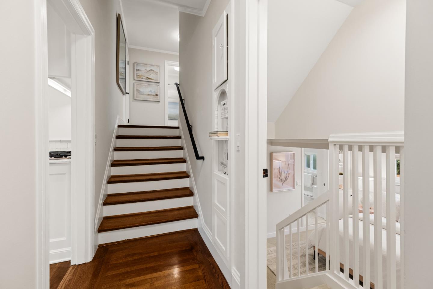 Detail Gallery Image 30 of 50 For 105 Pepper Ave, Burlingame,  CA 94010 - 4 Beds | 2 Baths