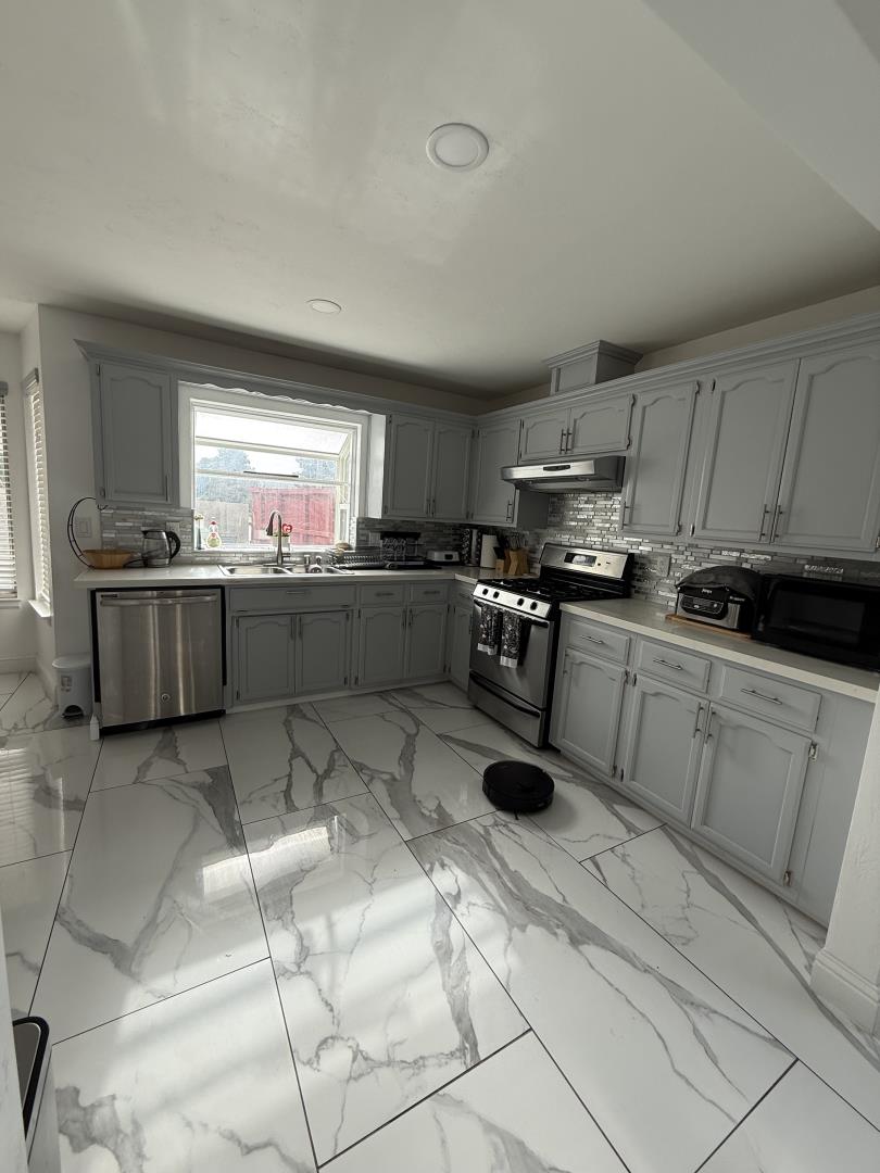 Detail Gallery Image 29 of 48 For 1336 Northgate Dr, Manteca,  CA 95336 - 4 Beds | 2/1 Baths