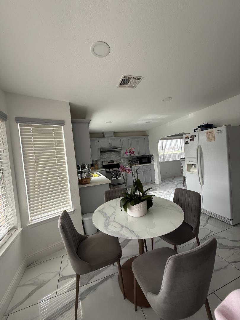 Detail Gallery Image 30 of 48 For 1336 Northgate Dr, Manteca,  CA 95336 - 4 Beds | 2/1 Baths