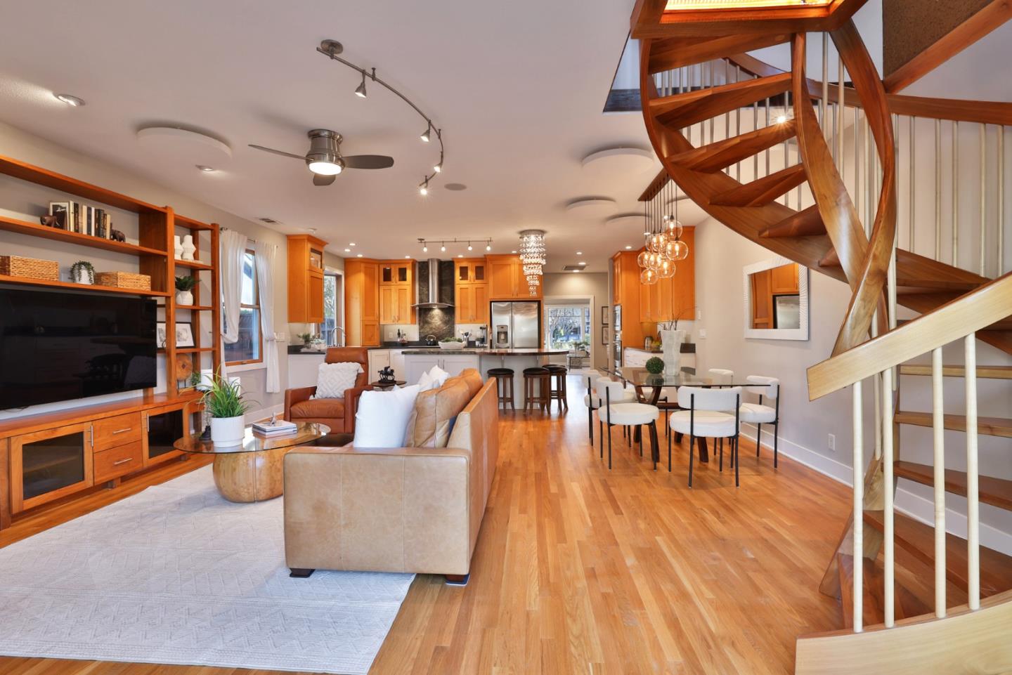 Detail Gallery Image 12 of 46 For 15171 Chelsea Dr, San Jose,  CA 95124 - 5 Beds | 3 Baths