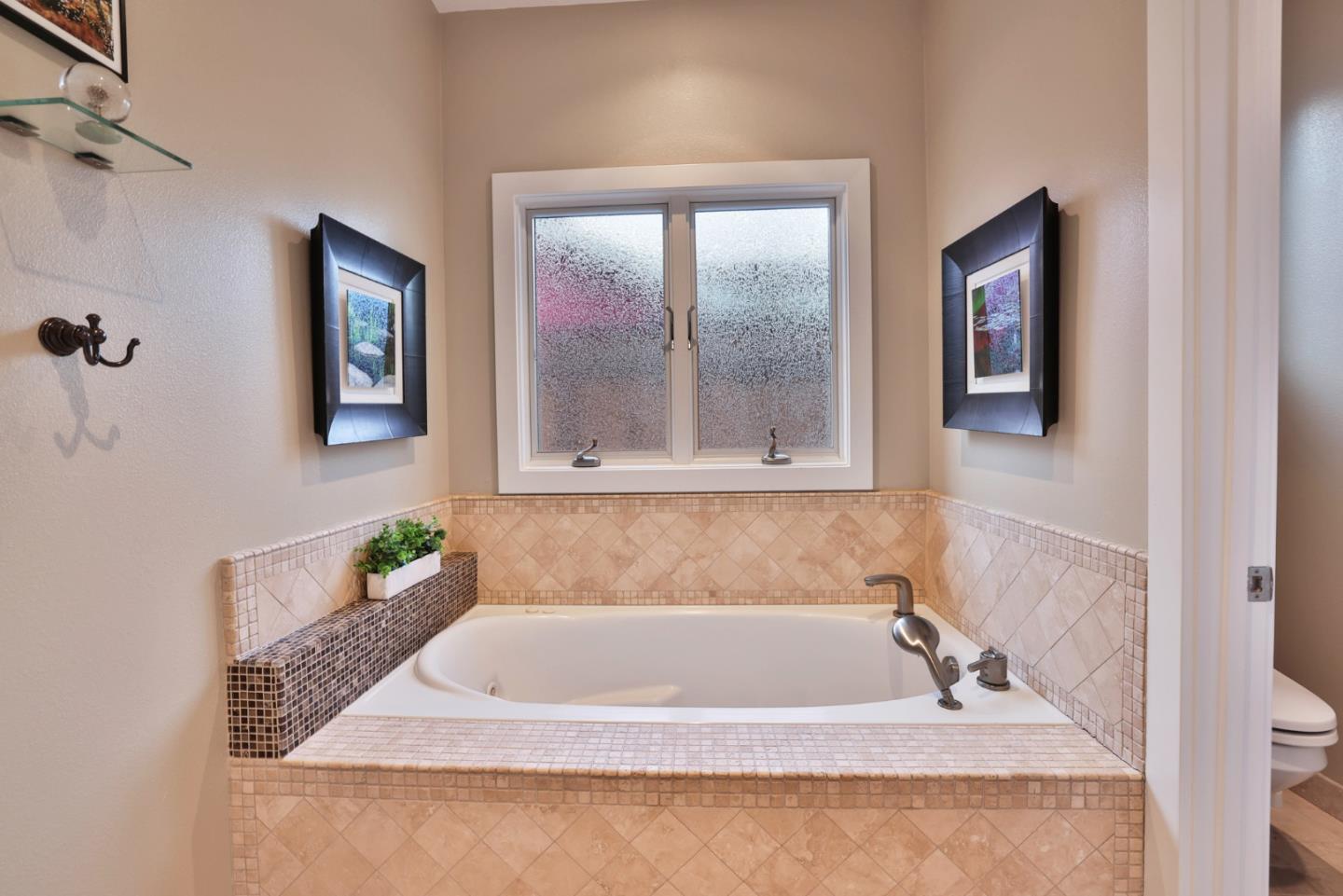 Detail Gallery Image 17 of 46 For 15171 Chelsea Dr, San Jose,  CA 95124 - 5 Beds | 3 Baths