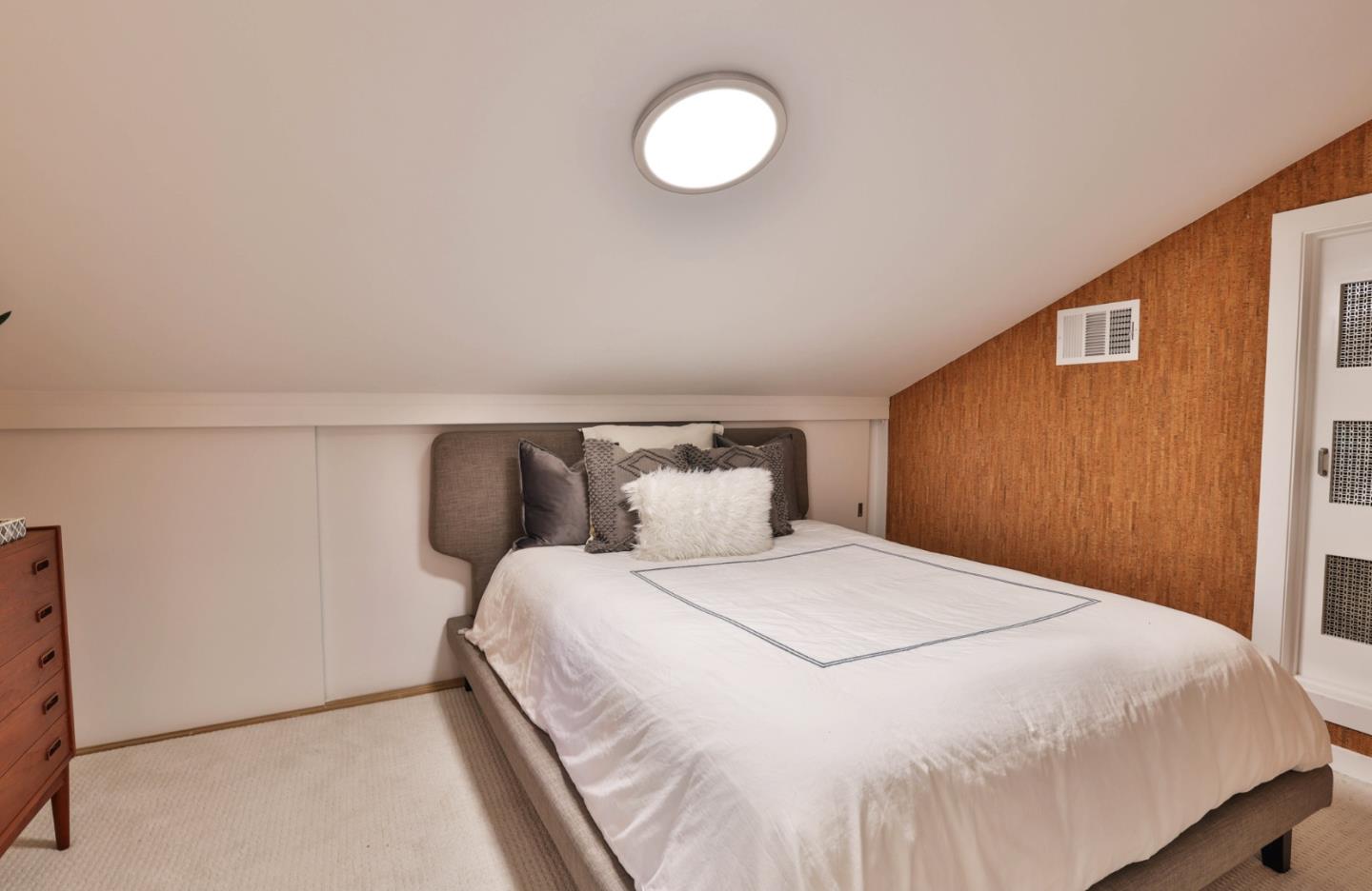 Detail Gallery Image 26 of 46 For 15171 Chelsea Dr, San Jose,  CA 95124 - 5 Beds | 3 Baths