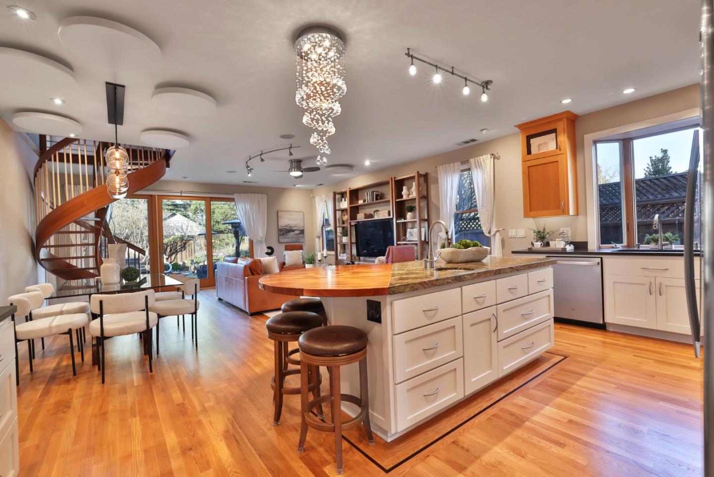 Detail Gallery Image 7 of 46 For 15171 Chelsea Dr, San Jose,  CA 95124 - 5 Beds | 3 Baths