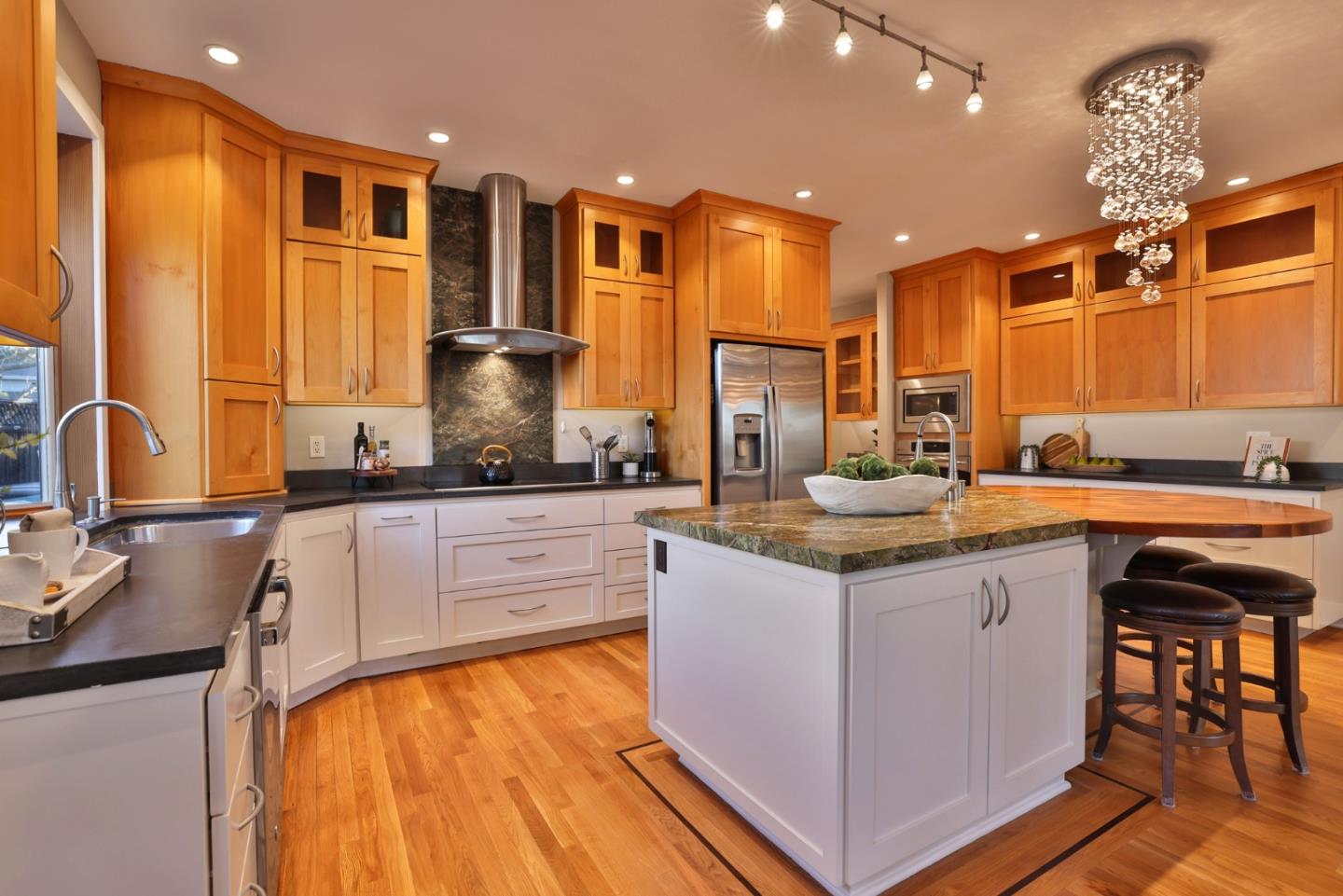 Detail Gallery Image 9 of 46 For 15171 Chelsea Dr, San Jose,  CA 95124 - 5 Beds | 3 Baths