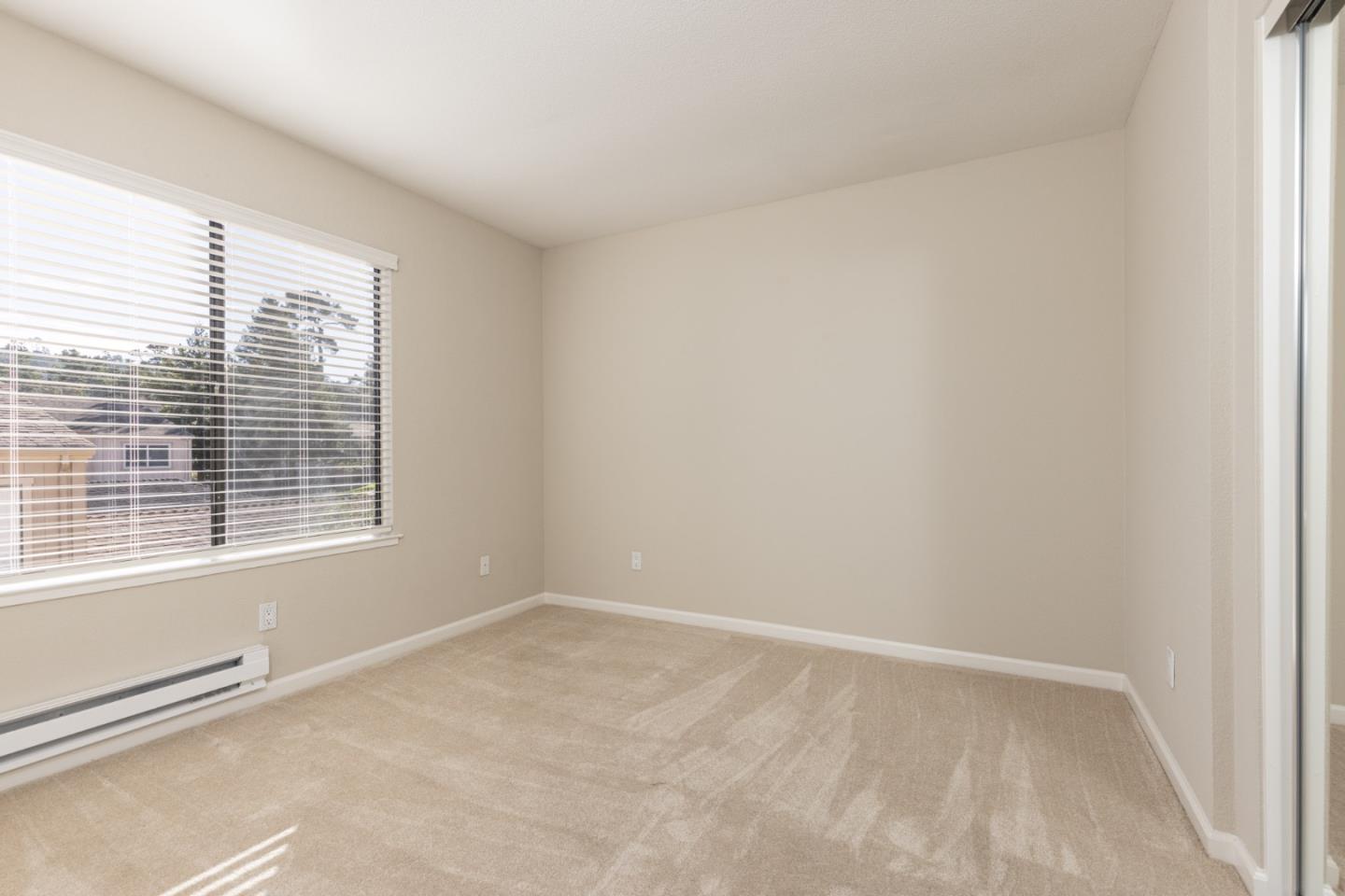 Detail Gallery Image 10 of 18 For 300 Glenwood Cir #265,  Monterey,  CA 93940 - 2 Beds | 1 Baths