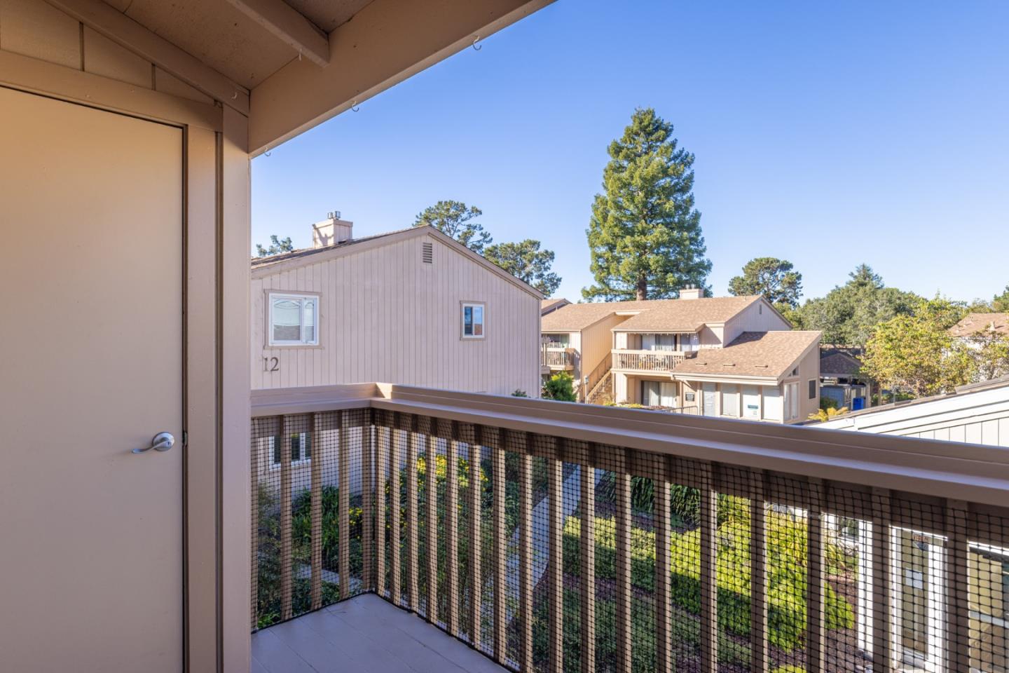 Detail Gallery Image 11 of 18 For 300 Glenwood Cir #265,  Monterey,  CA 93940 - 2 Beds | 1 Baths