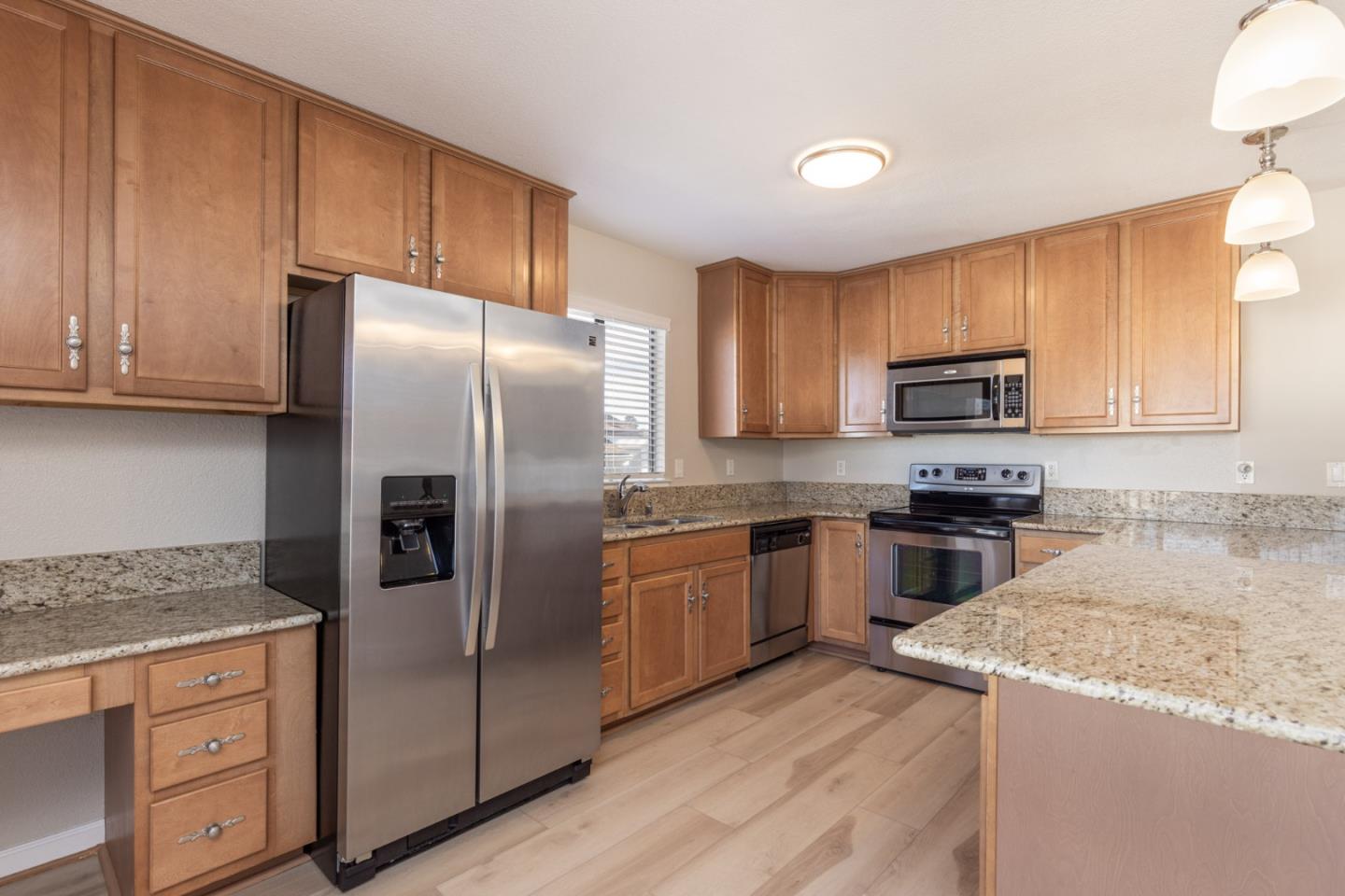 Detail Gallery Image 2 of 18 For 300 Glenwood Cir #265,  Monterey,  CA 93940 - 2 Beds | 1 Baths