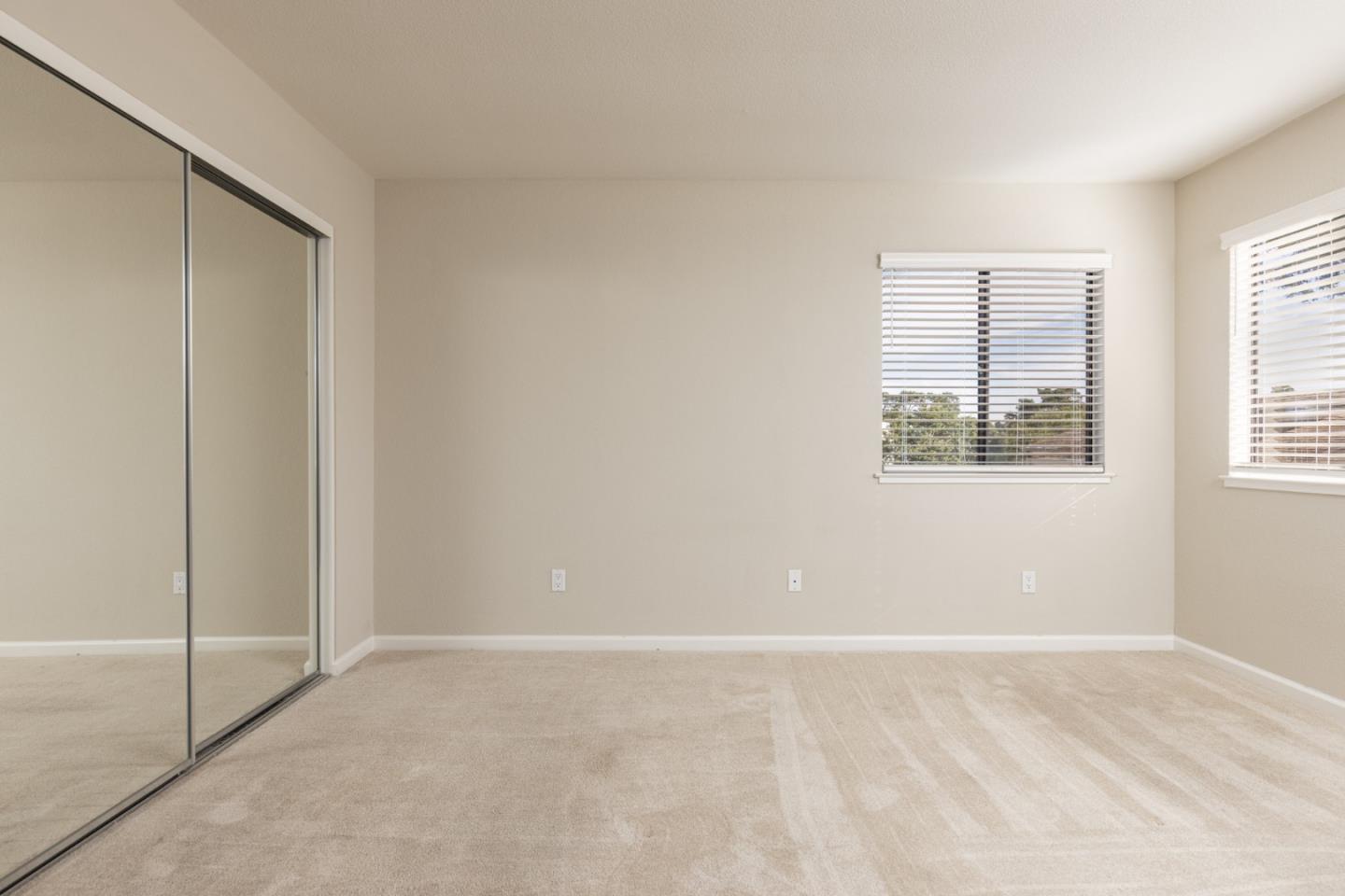 Detail Gallery Image 8 of 18 For 300 Glenwood Cir #265,  Monterey,  CA 93940 - 2 Beds | 1 Baths