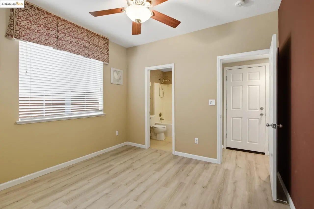 Detail Gallery Image 7 of 9 For 145 Warhol Way, Oakley,  CA 94561 - 4 Beds | 3/1 Baths