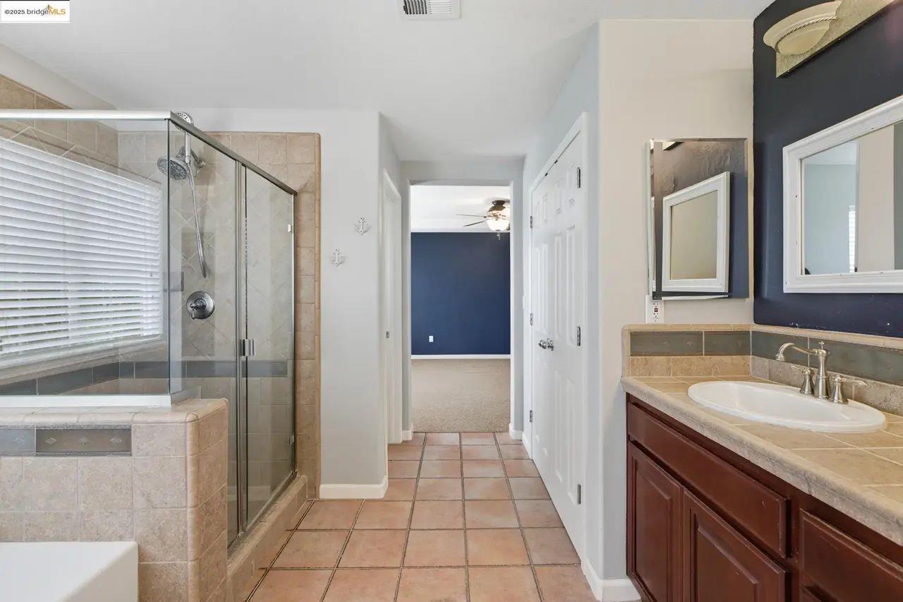 Detail Gallery Image 9 of 9 For 145 Warhol Way, Oakley,  CA 94561 - 4 Beds | 3/1 Baths