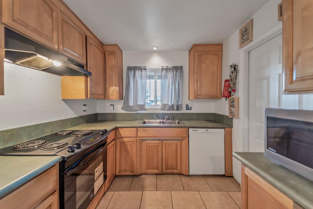 Detail Gallery Image 6 of 19 For 734 Overland, San Jose,  CA 95111 - 5 Beds | 2 Baths