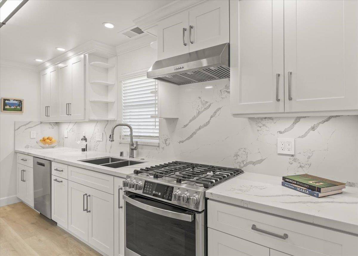 Detail Gallery Image 16 of 43 For 272 Clay St, Monterey,  CA 93940 - 3 Beds | 1 Baths