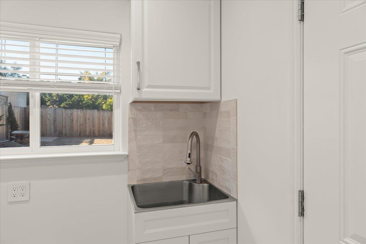 Detail Gallery Image 20 of 43 For 272 Clay St, Monterey,  CA 93940 - 3 Beds | 1 Baths