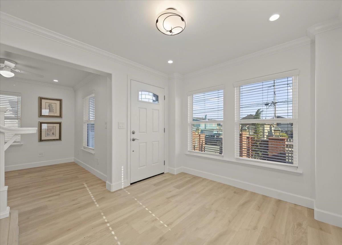 Detail Gallery Image 7 of 43 For 272 Clay St, Monterey,  CA 93940 - 3 Beds | 1 Baths