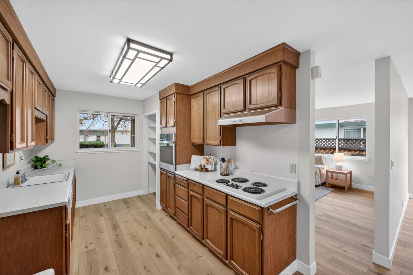 Detail Gallery Image 10 of 35 For 1858 Lencar Way, San Jose,  CA 95124 - 3 Beds | 3 Baths