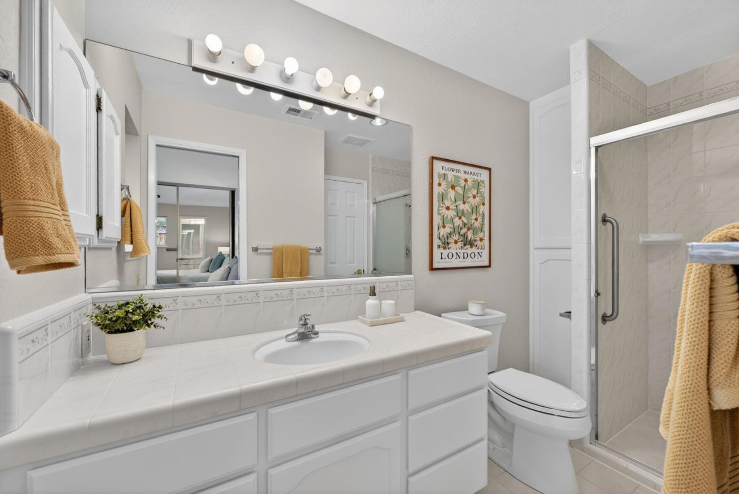 Detail Gallery Image 16 of 35 For 1858 Lencar Way, San Jose,  CA 95124 - 3 Beds | 3 Baths