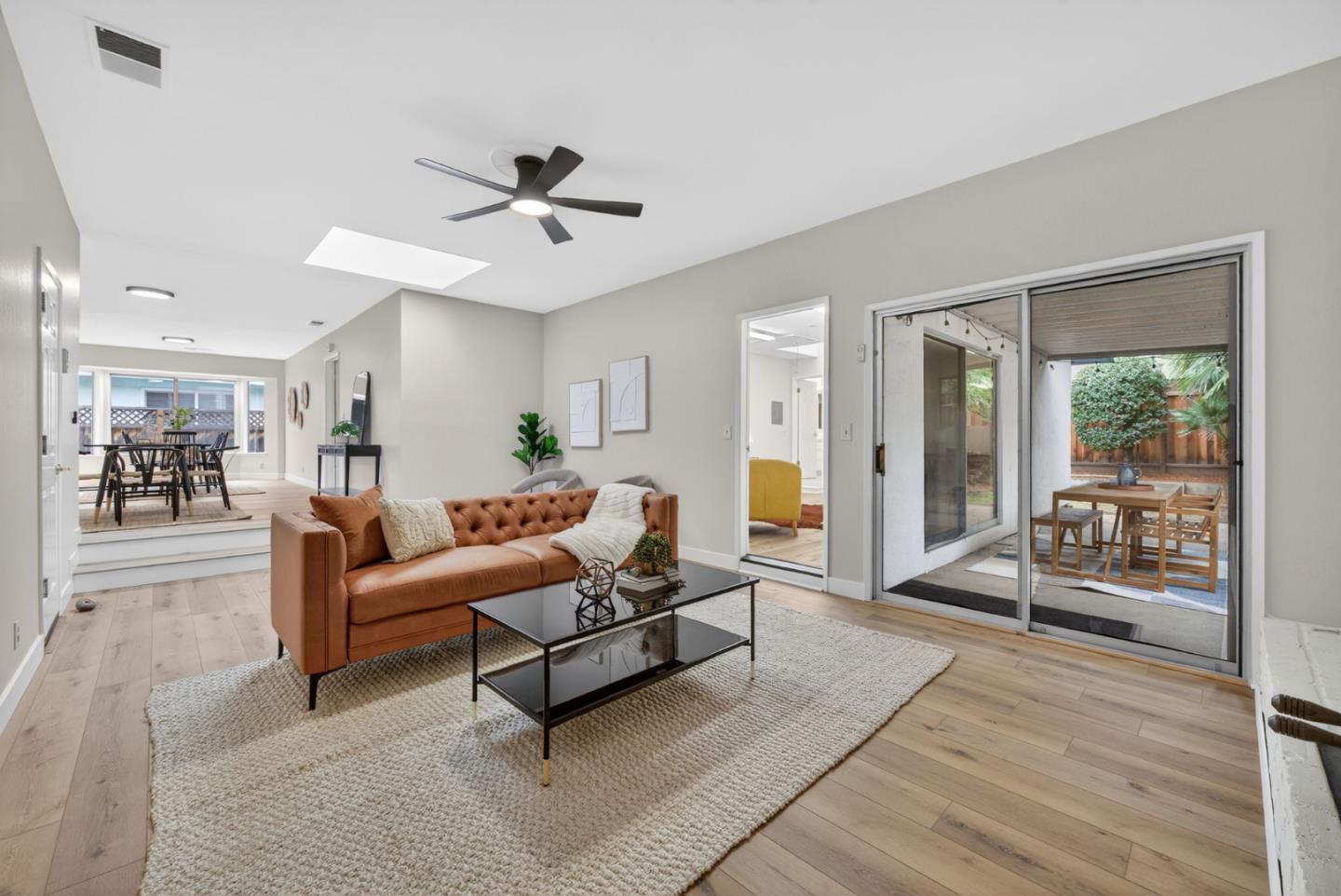 Detail Gallery Image 5 of 35 For 1858 Lencar Way, San Jose,  CA 95124 - 3 Beds | 3 Baths