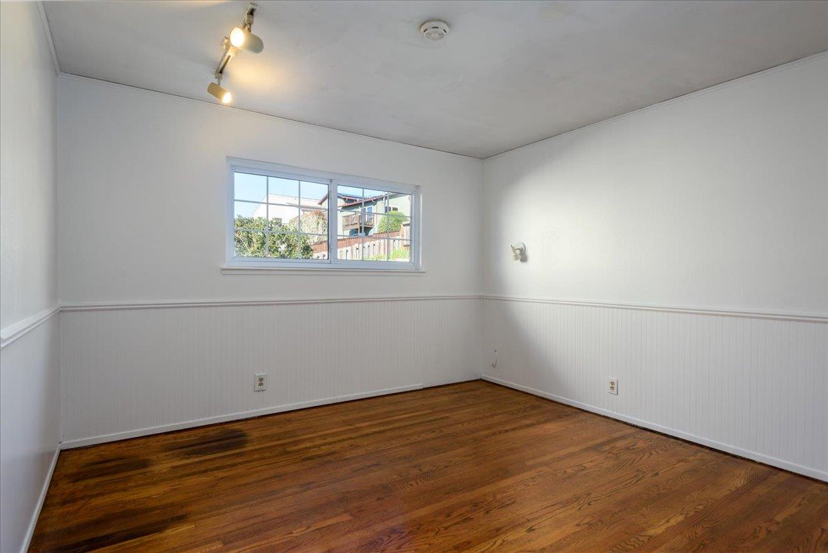 Detail Gallery Image 13 of 23 For 855 Sierra St, Moss Beach,  CA 94038 - 4 Beds | 2 Baths