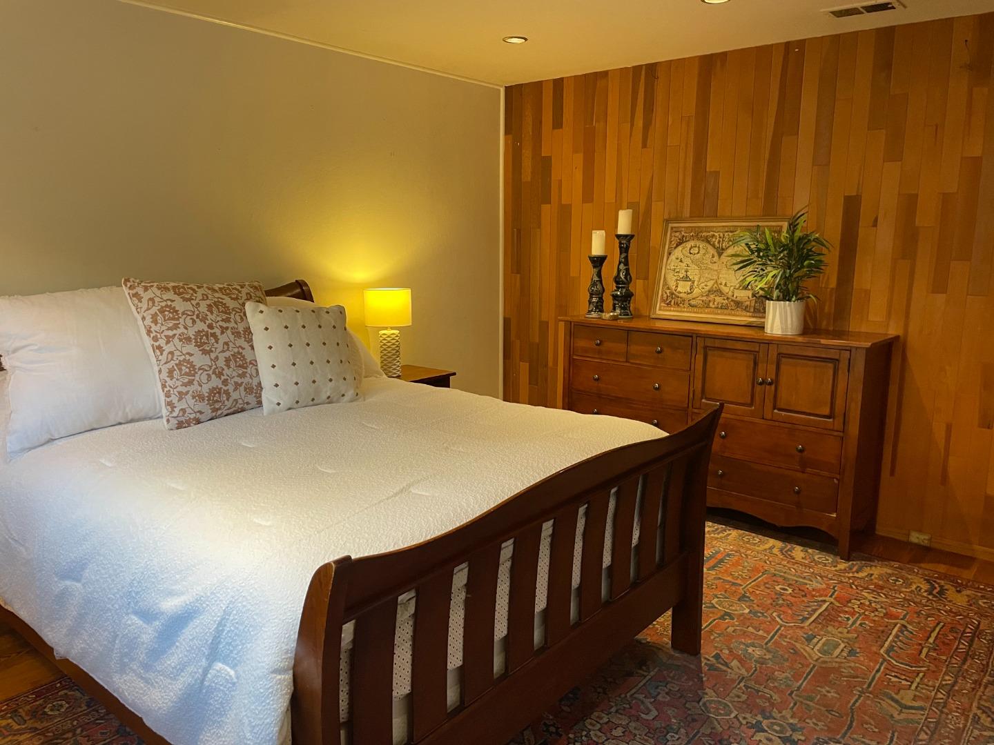 Detail Gallery Image 9 of 23 For 855 Sierra St, Moss Beach,  CA 94038 - 4 Beds | 2 Baths