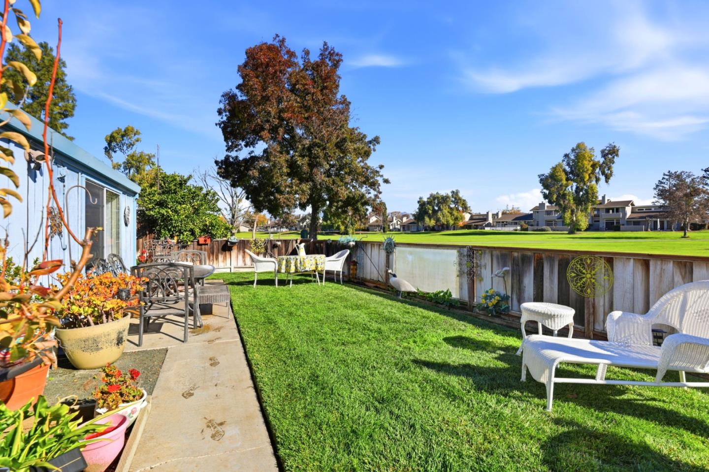 Detail Gallery Image 22 of 44 For 304 Ridgemark Dr, Hollister,  CA 95023 - 3 Beds | 2 Baths