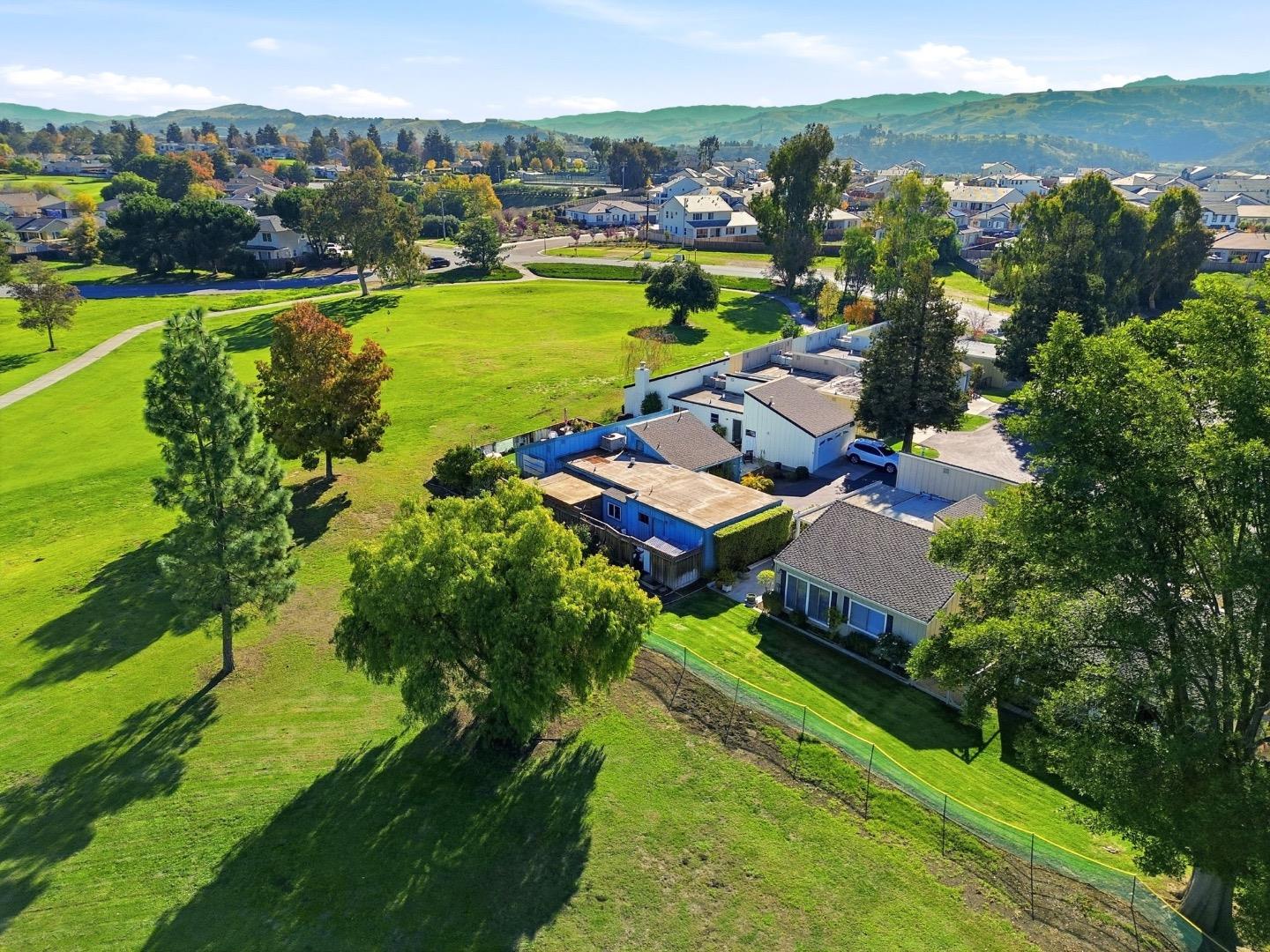 Detail Gallery Image 36 of 44 For 304 Ridgemark Dr, Hollister,  CA 95023 - 3 Beds | 2 Baths