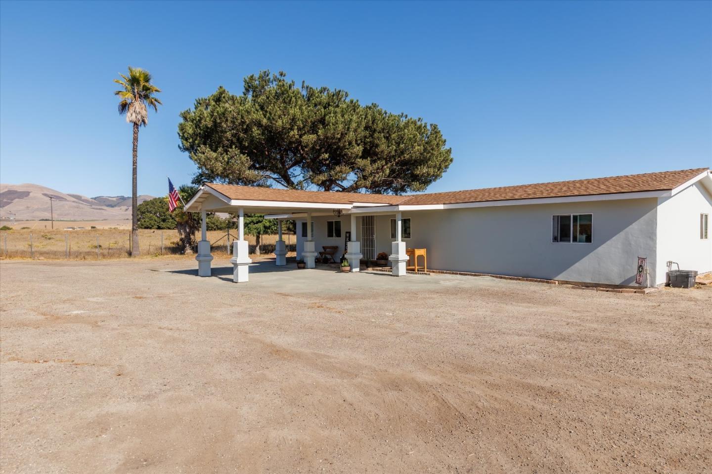 Detail Gallery Image 12 of 21 For 840 S Oak Glen Ave Na,  Nipomo,  CA 93444 - 6 Beds | 4 Baths