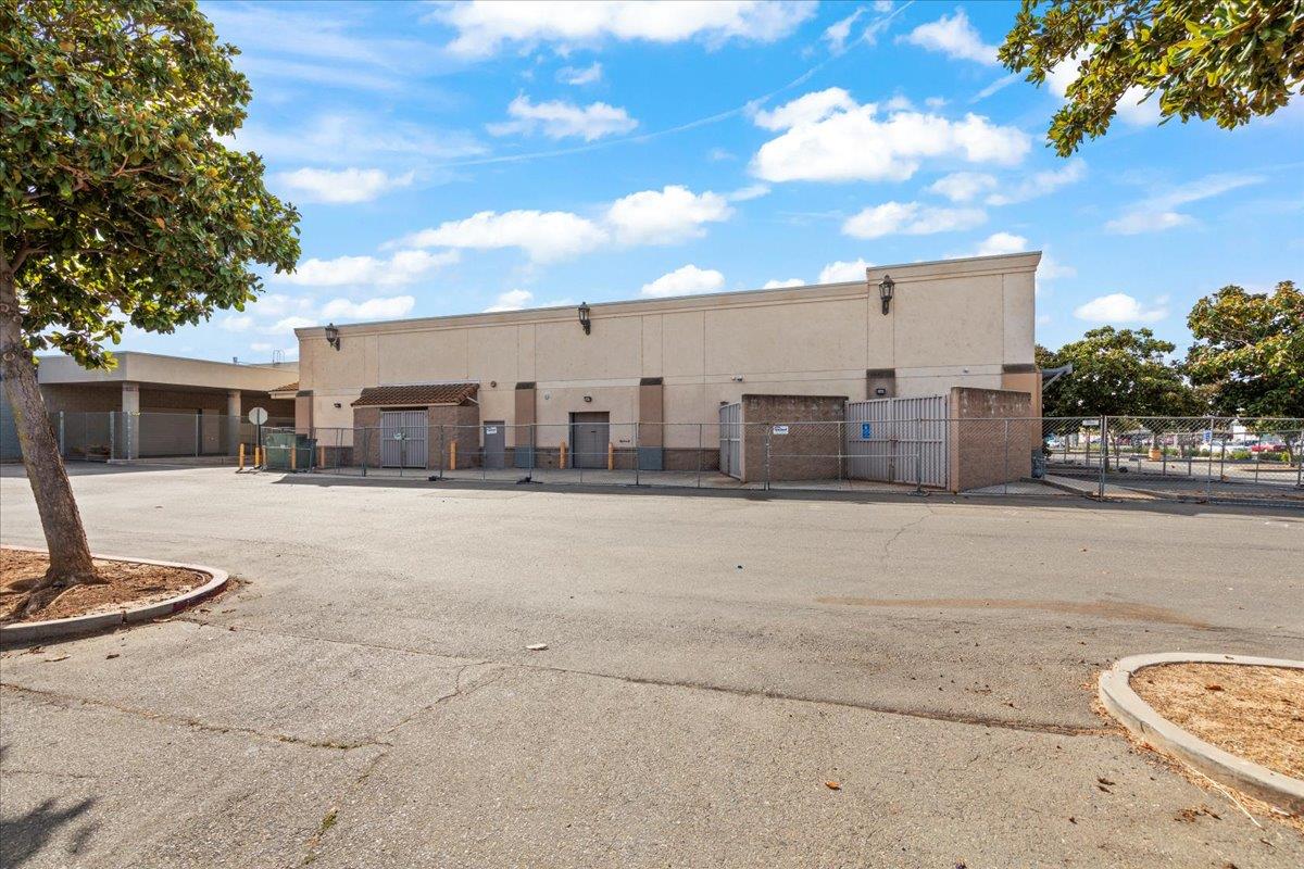 Detail Gallery Image 10 of 15 For 7155 24th St, Sacramento,  CA 95822 - – Beds | – Baths