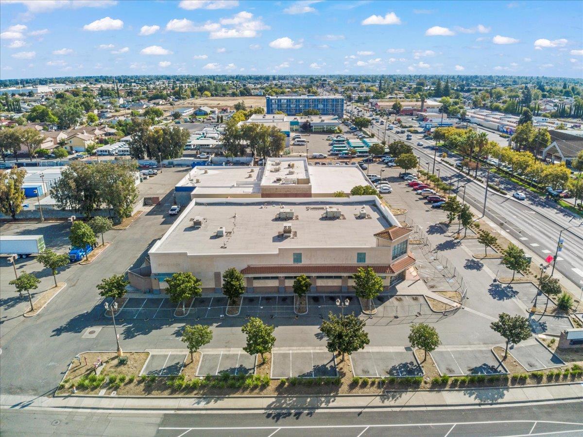 Detail Gallery Image 13 of 15 For 7155 24th St, Sacramento,  CA 95822 - – Beds | – Baths