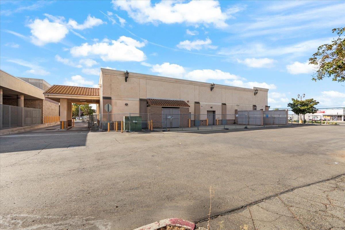 Detail Gallery Image 9 of 15 For 7155 24th St, Sacramento,  CA 95822 - – Beds | – Baths