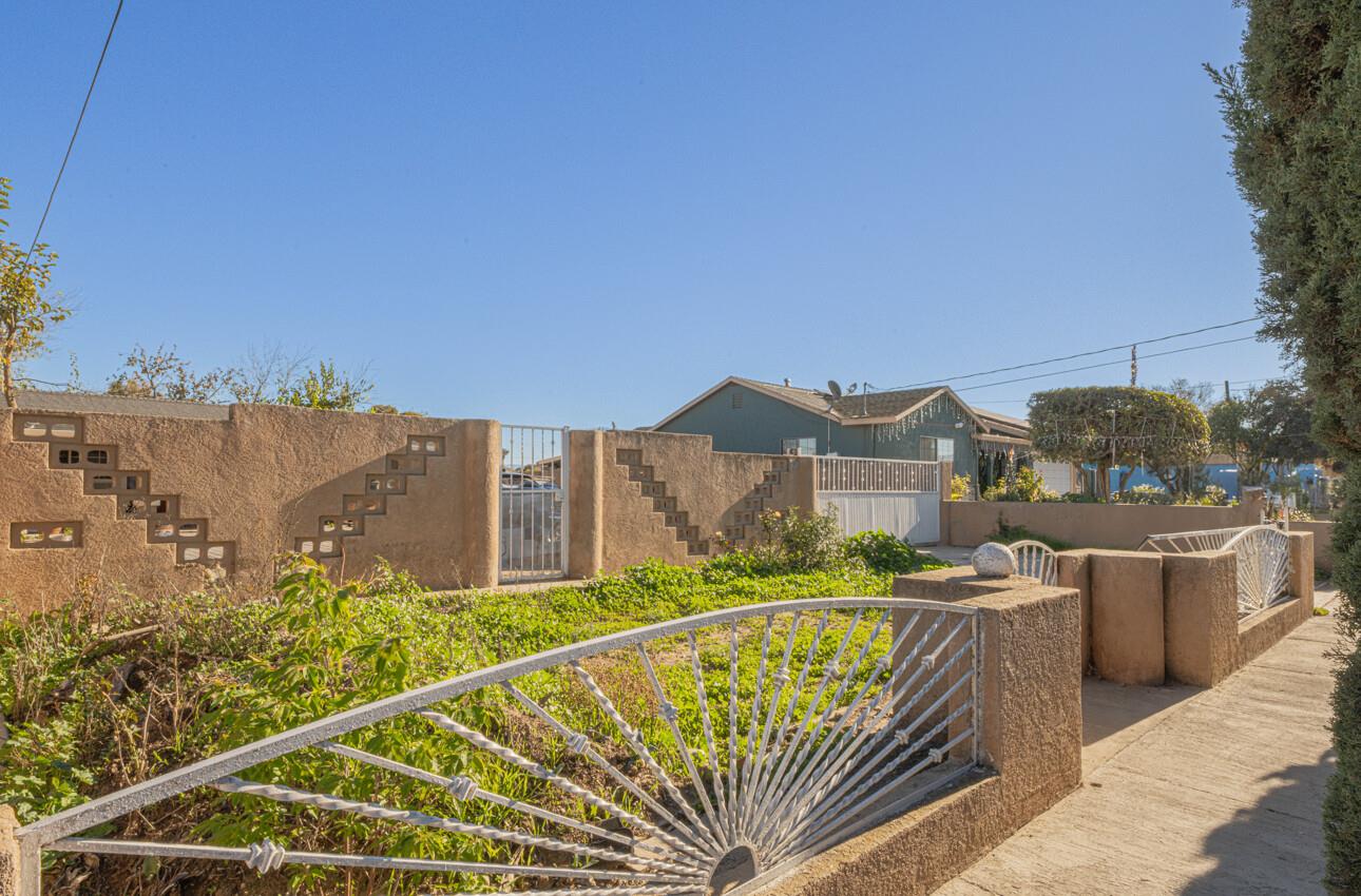 Detail Gallery Image 3 of 30 For 316 10th St, Greenfield,  CA 93927 - 2 Beds | 2 Baths