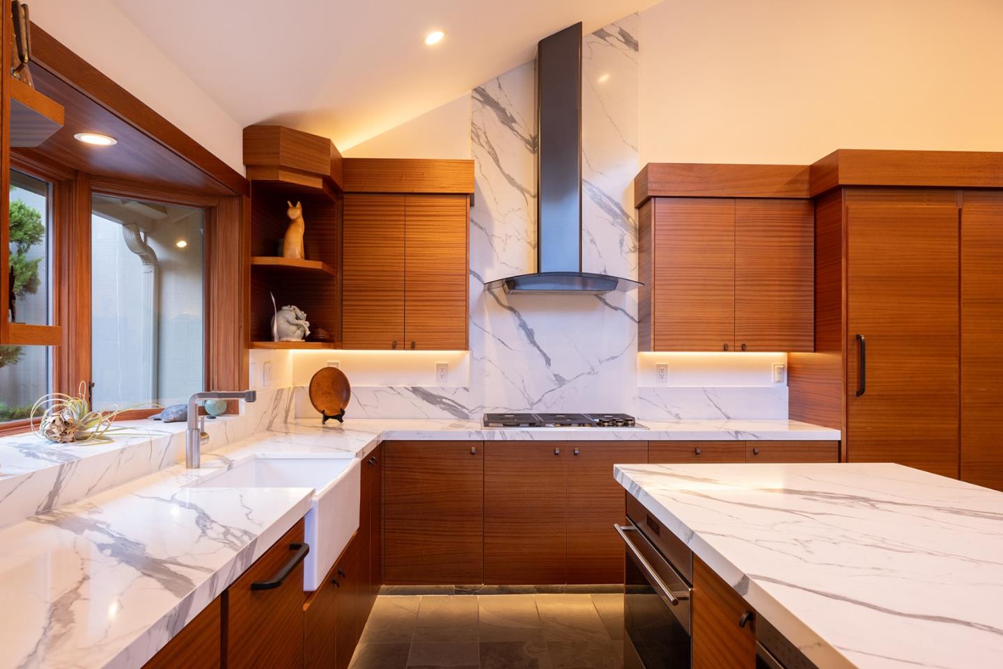 Detail Gallery Image 15 of 22 For 9563 Oak Ct, Carmel,  CA 93923 - 3 Beds | 3 Baths