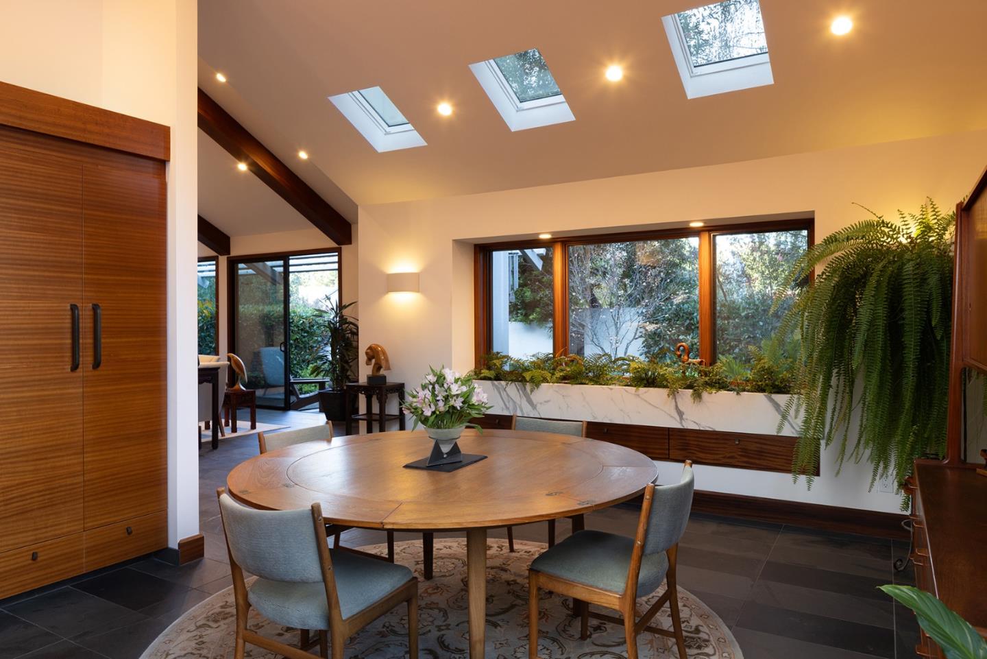 Detail Gallery Image 16 of 22 For 9563 Oak Ct, Carmel,  CA 93923 - 3 Beds | 3 Baths