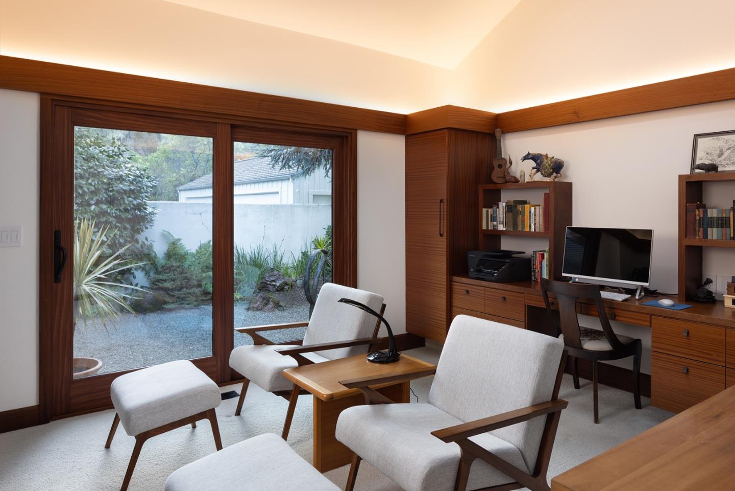 Detail Gallery Image 17 of 22 For 9563 Oak Ct, Carmel,  CA 93923 - 3 Beds | 3 Baths