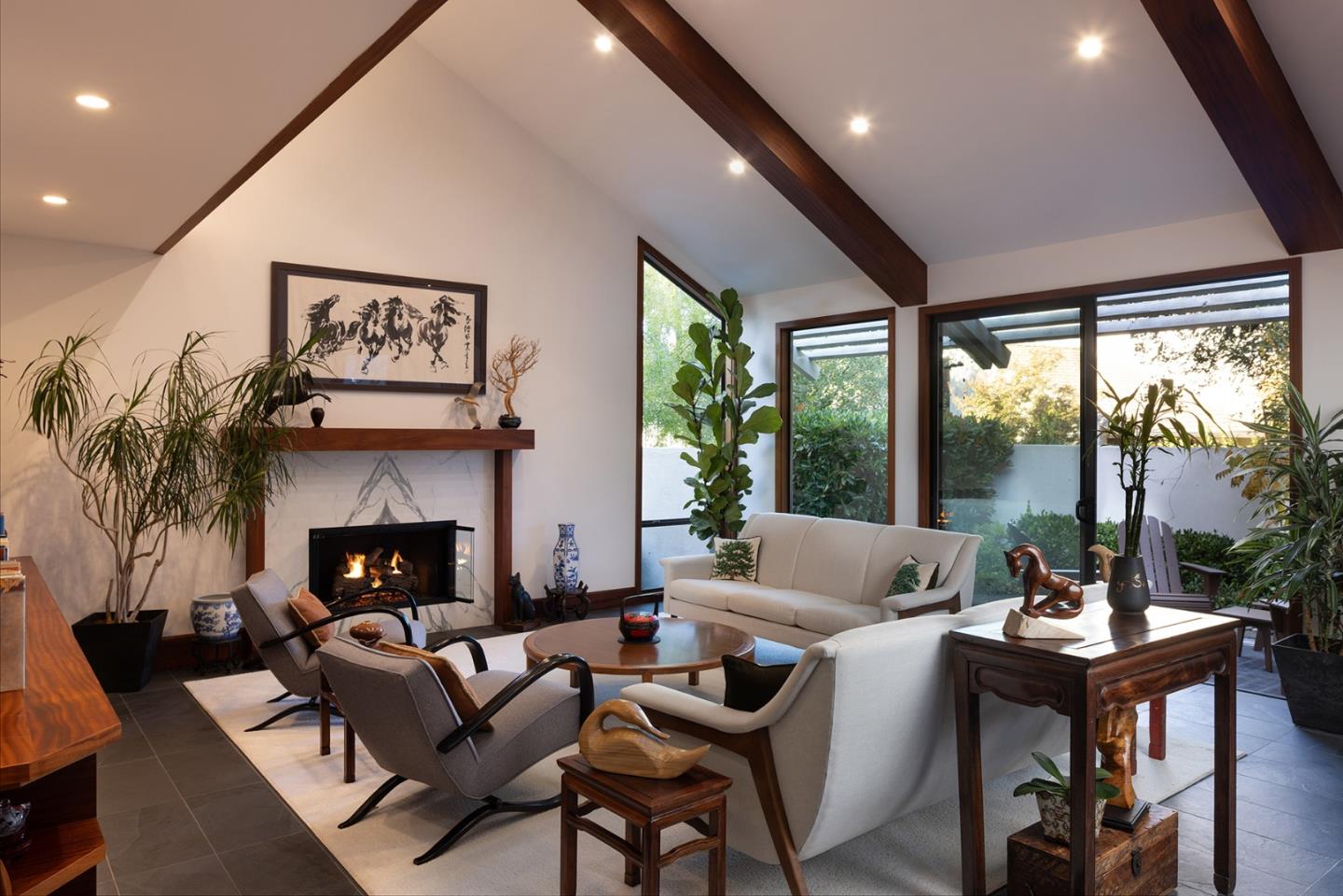 Detail Gallery Image 9 of 22 For 9563 Oak Ct, Carmel,  CA 93923 - 3 Beds | 3 Baths