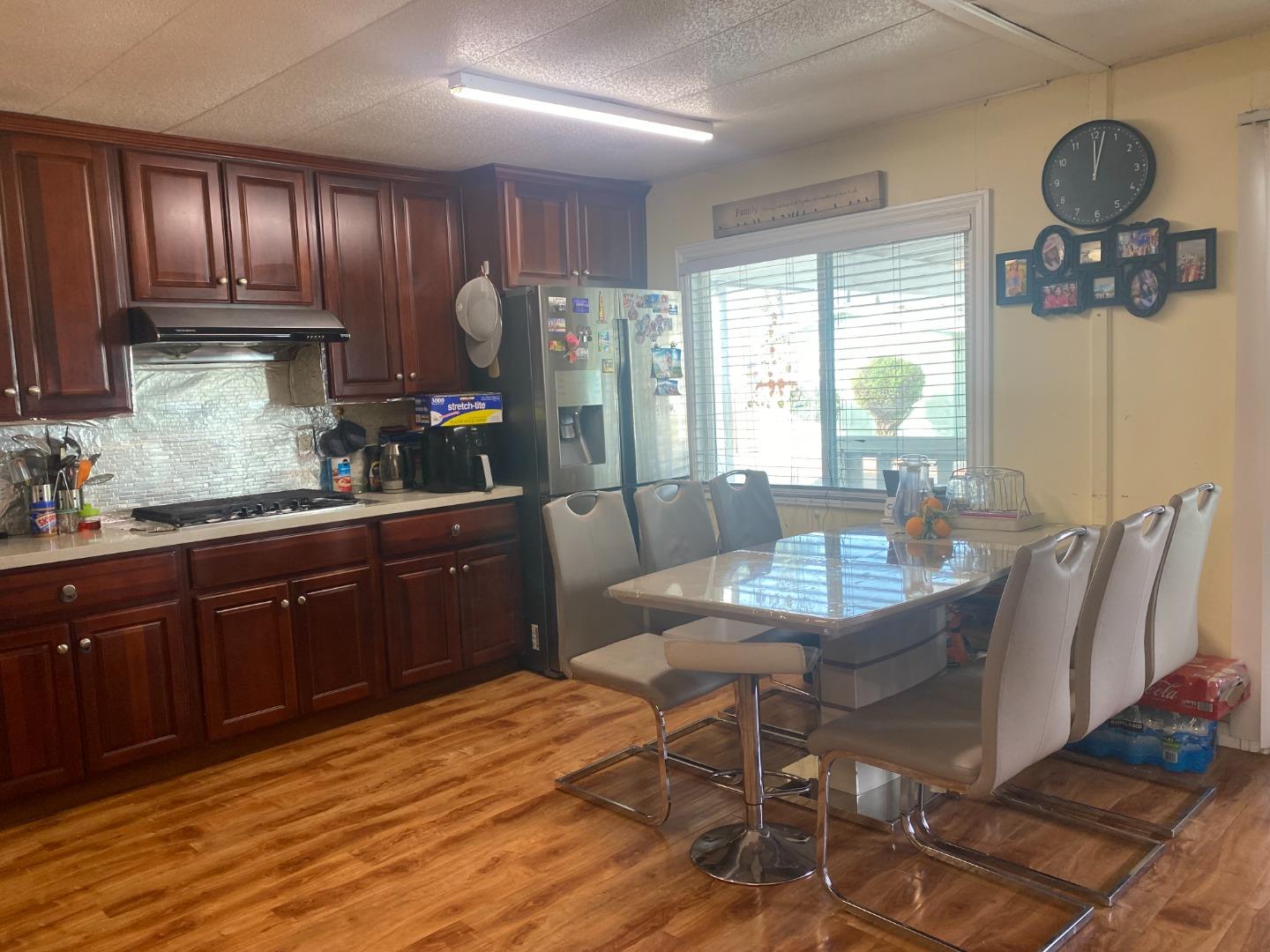 Detail Gallery Image 11 of 12 For 2580 Senter Rd #424,  San Jose,  CA 95111 - 3 Beds | 2 Baths