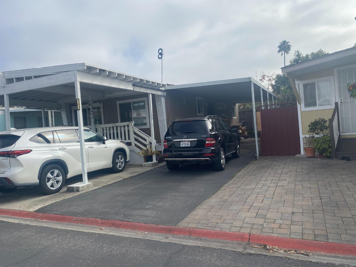 Detail Gallery Image 3 of 12 For 2580 Senter Rd #424,  San Jose,  CA 95111 - 3 Beds | 2 Baths