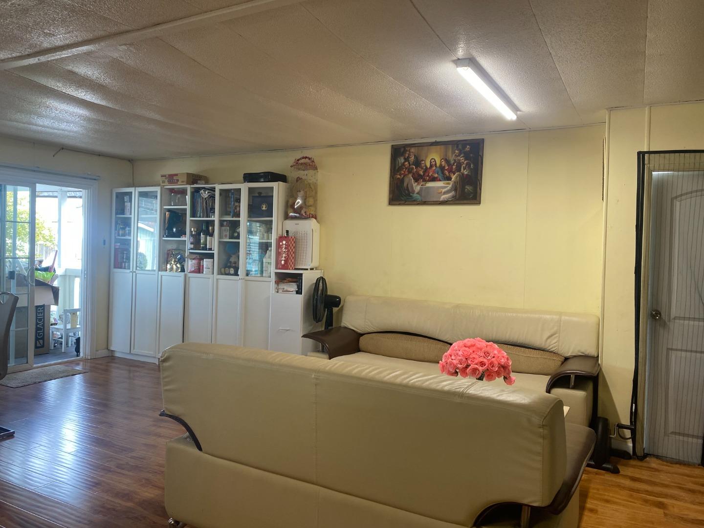 Detail Gallery Image 9 of 12 For 2580 Senter Rd #424,  San Jose,  CA 95111 - 3 Beds | 2 Baths