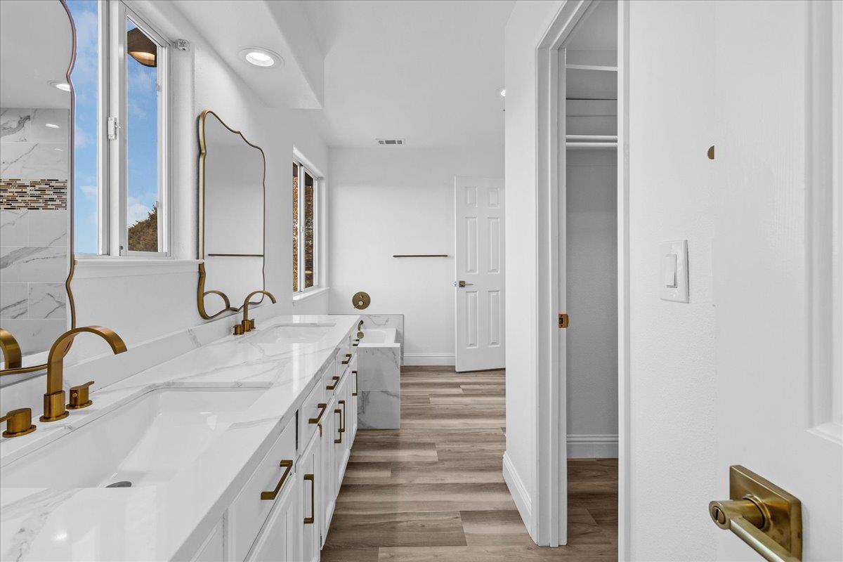 Front Image Thumbnail for ML82029042