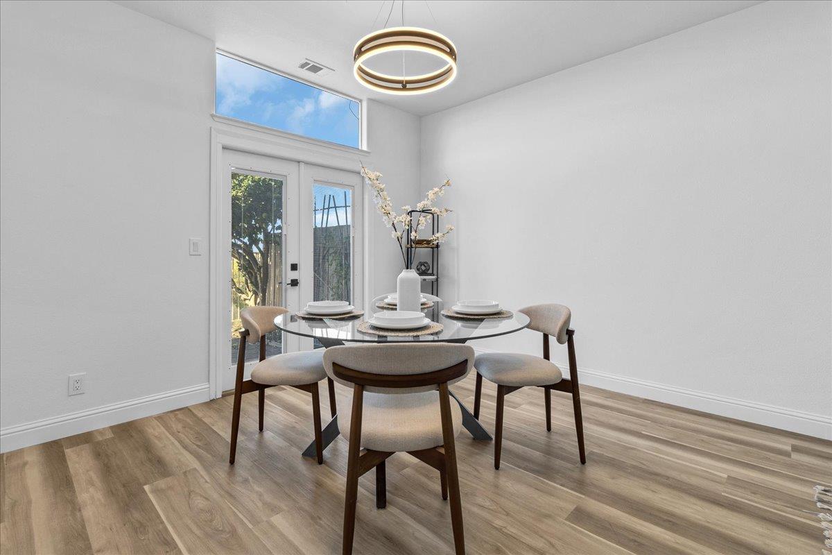 Detail Gallery Image 10 of 46 For 949 Nantucket Blvd #11,  Salinas,  CA 93906 - 3 Beds | 2/1 Baths