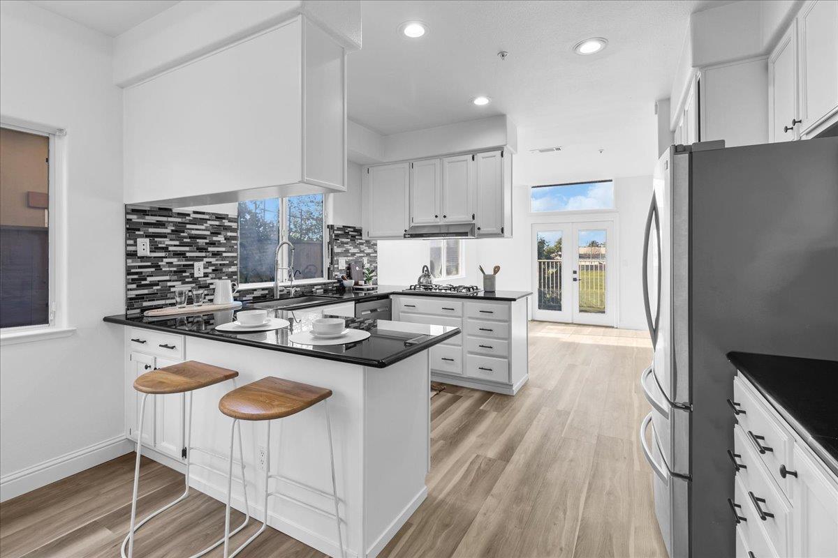 Detail Gallery Image 11 of 46 For 949 Nantucket Blvd #11,  Salinas,  CA 93906 - 3 Beds | 2/1 Baths