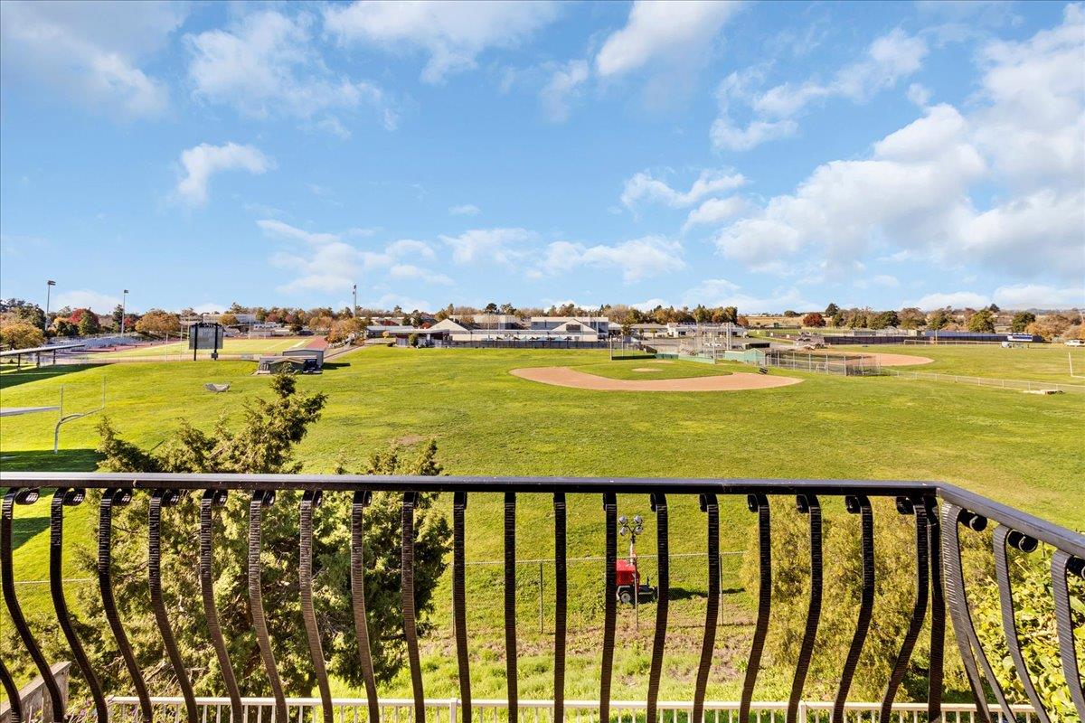 Detail Gallery Image 22 of 46 For 949 Nantucket Blvd #11,  Salinas,  CA 93906 - 3 Beds | 2/1 Baths