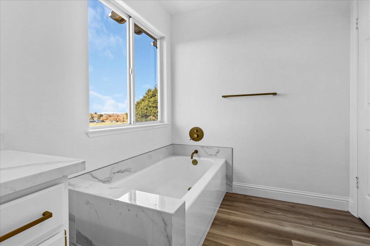 Detail Gallery Image 26 of 46 For 949 Nantucket Blvd #11,  Salinas,  CA 93906 - 3 Beds | 2/1 Baths