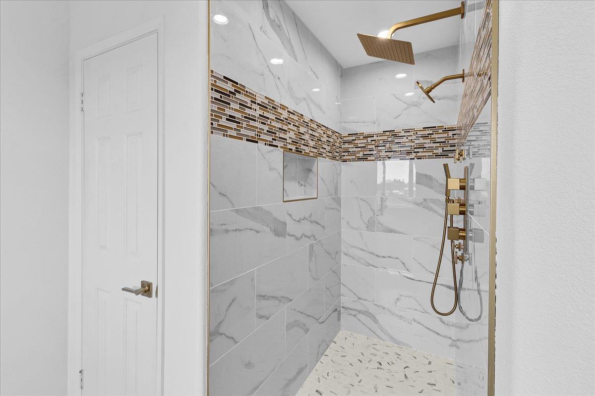 Detail Gallery Image 30 of 46 For 949 Nantucket Blvd #11,  Salinas,  CA 93906 - 3 Beds | 2/1 Baths