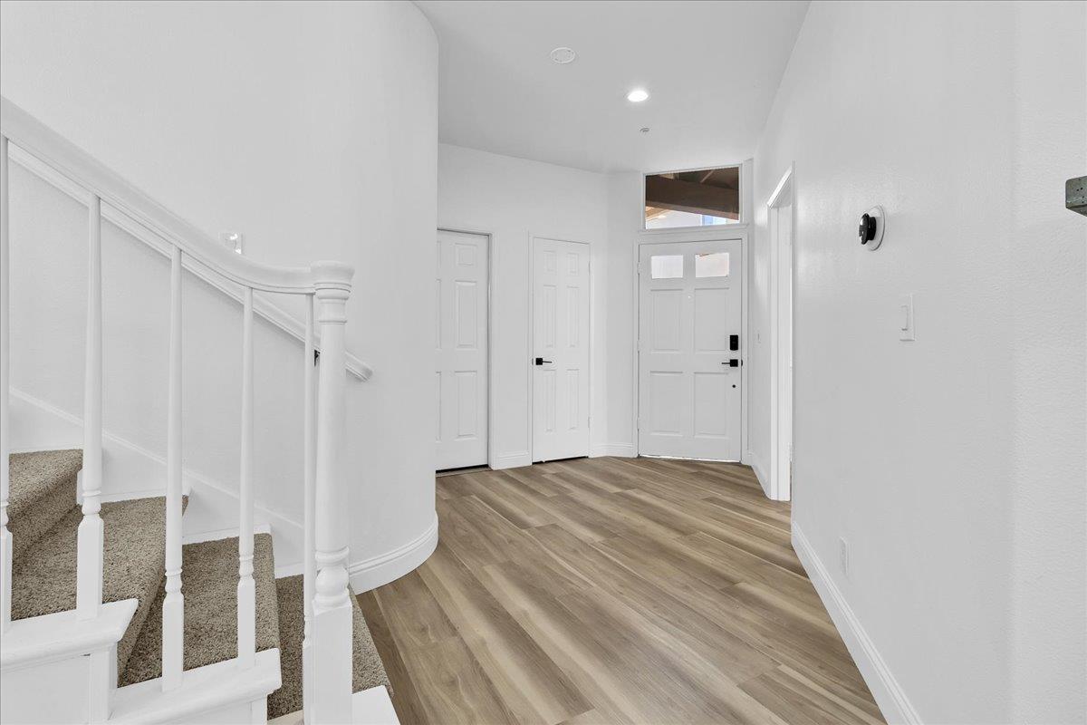 Detail Gallery Image 5 of 46 For 949 Nantucket Blvd #11,  Salinas,  CA 93906 - 3 Beds | 2/1 Baths