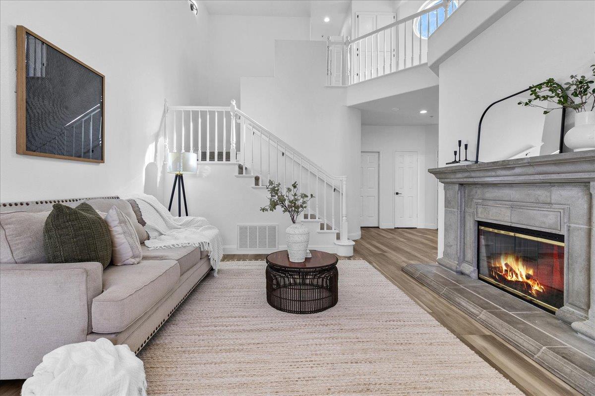 Detail Gallery Image 8 of 46 For 949 Nantucket Blvd #11,  Salinas,  CA 93906 - 3 Beds | 2/1 Baths