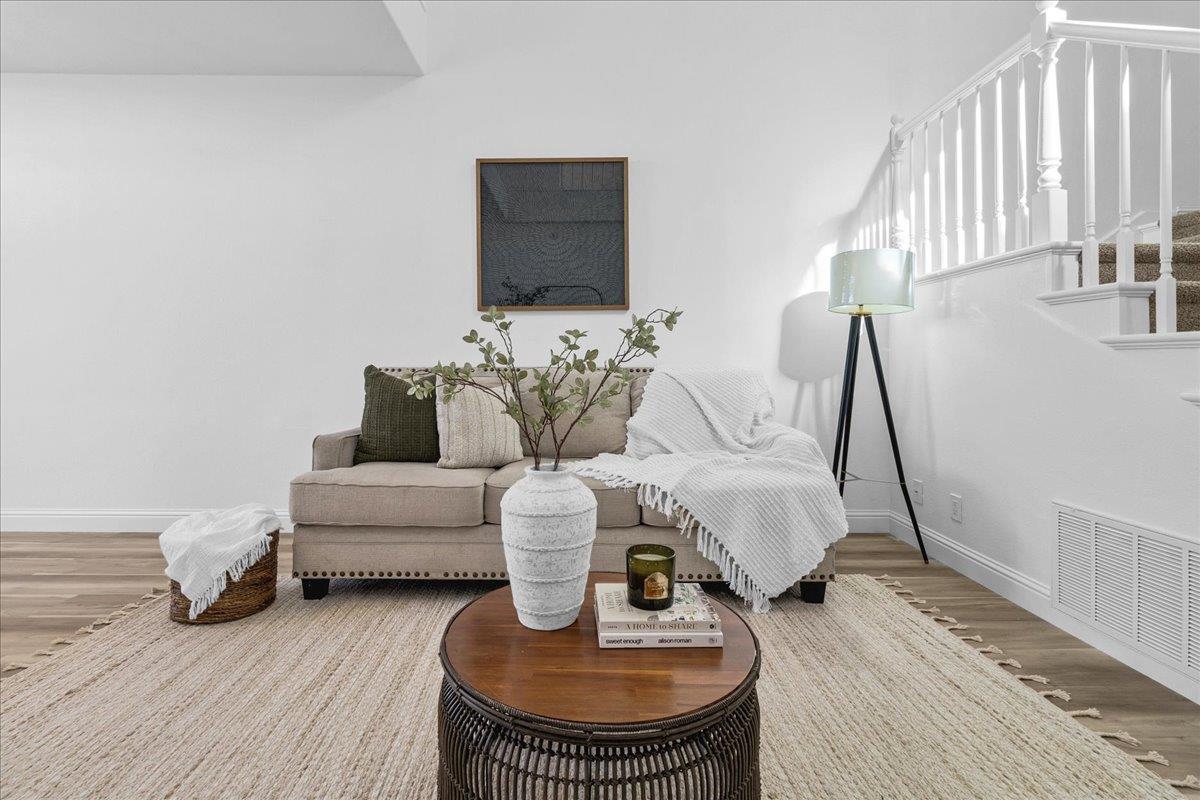 Detail Gallery Image 9 of 46 For 949 Nantucket Blvd #11,  Salinas,  CA 93906 - 3 Beds | 2/1 Baths