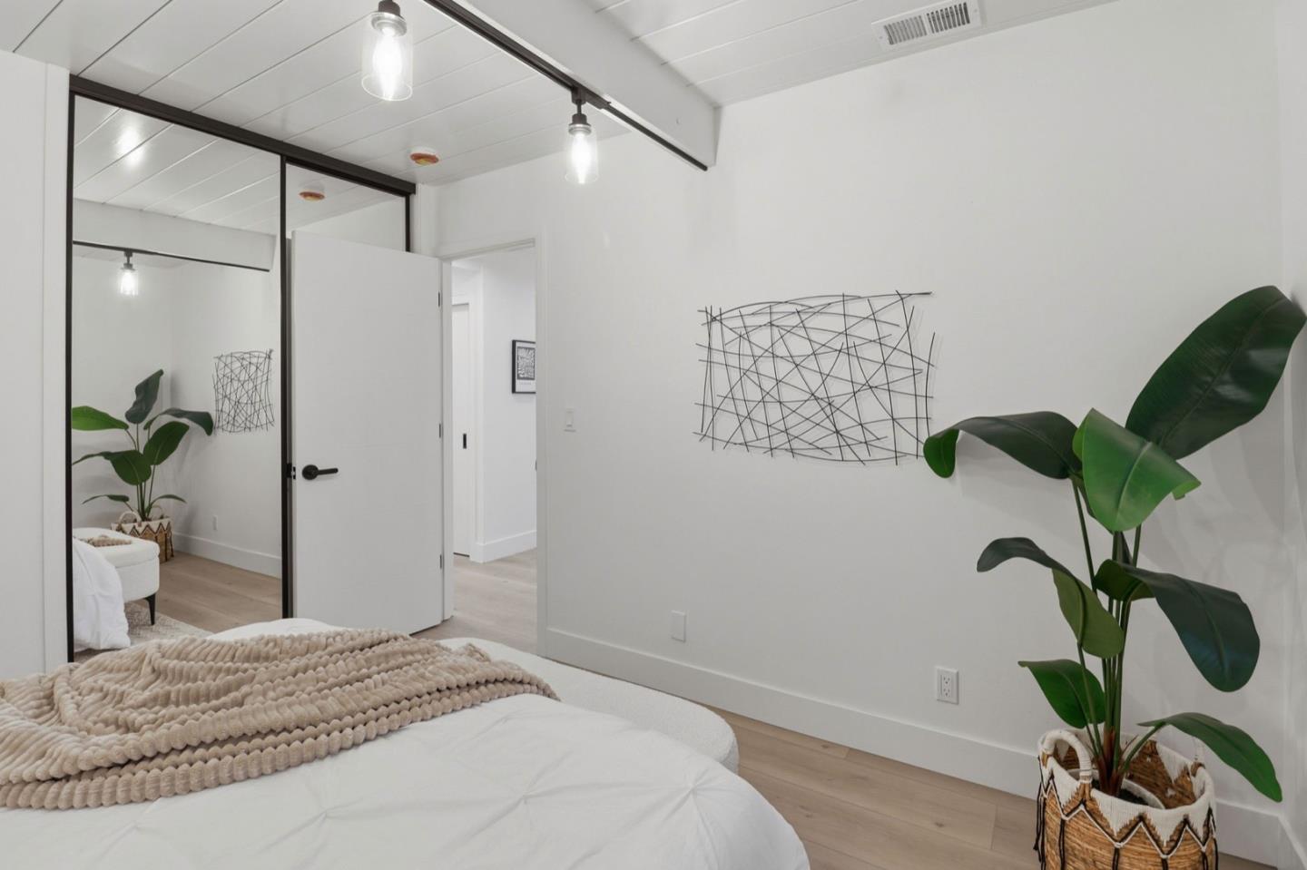 Detail Gallery Image 25 of 45 For 2275 Allegheny Way, San Mateo,  CA 94402 - 4 Beds | 2 Baths