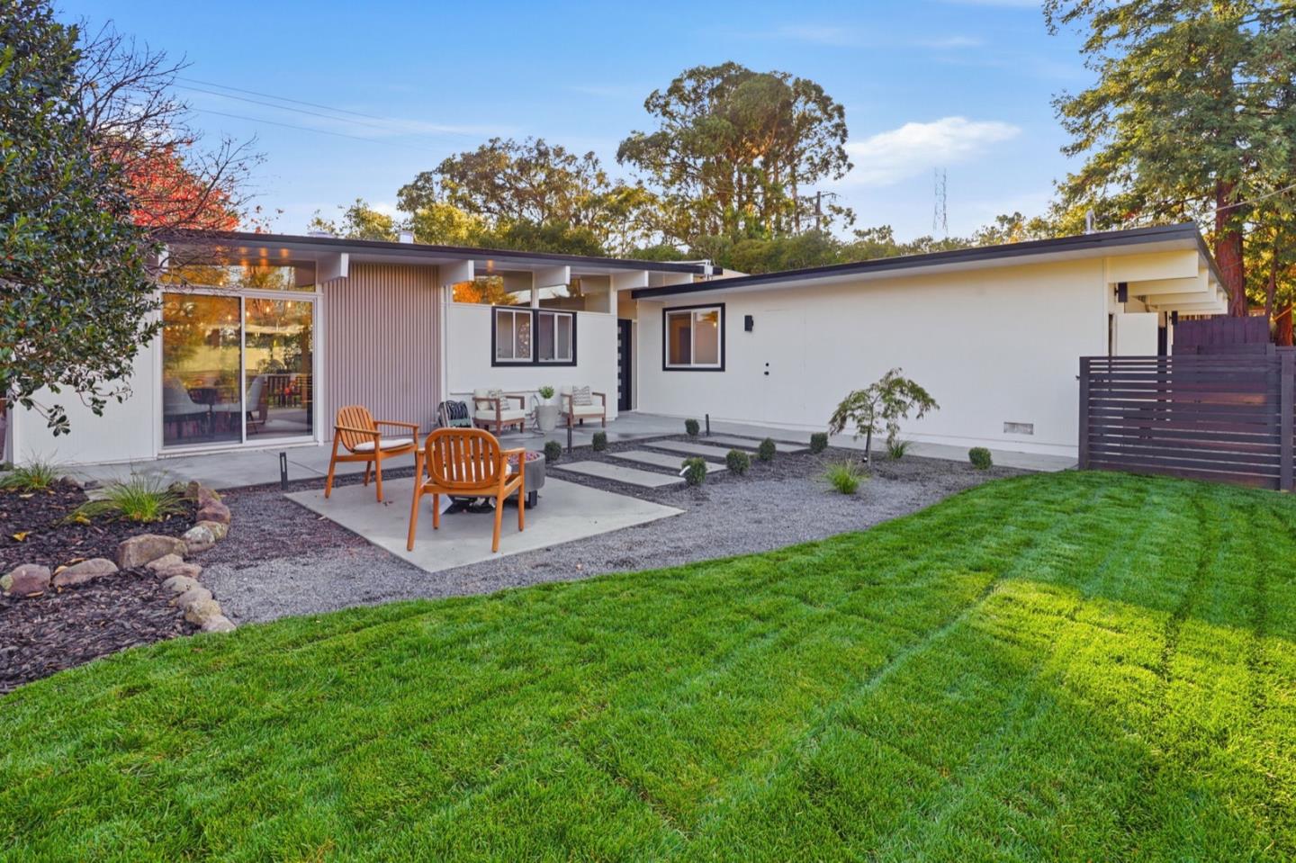 Detail Gallery Image 3 of 45 For 2275 Allegheny Way, San Mateo,  CA 94402 - 4 Beds | 2 Baths