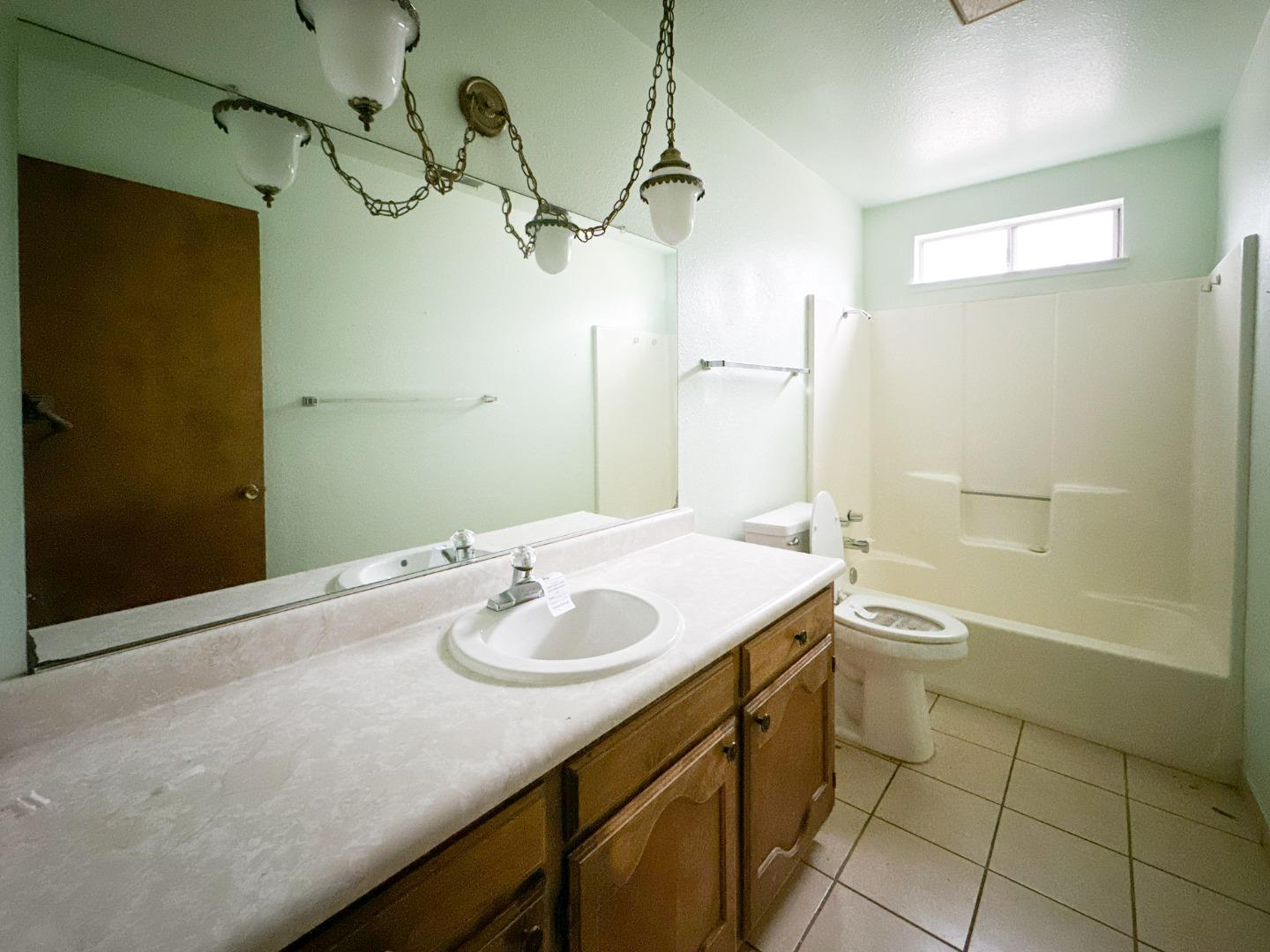 Detail Gallery Image 13 of 27 For 1465 W Tuolumne Rd, Turlock,  CA 95382 - 3 Beds | 2 Baths