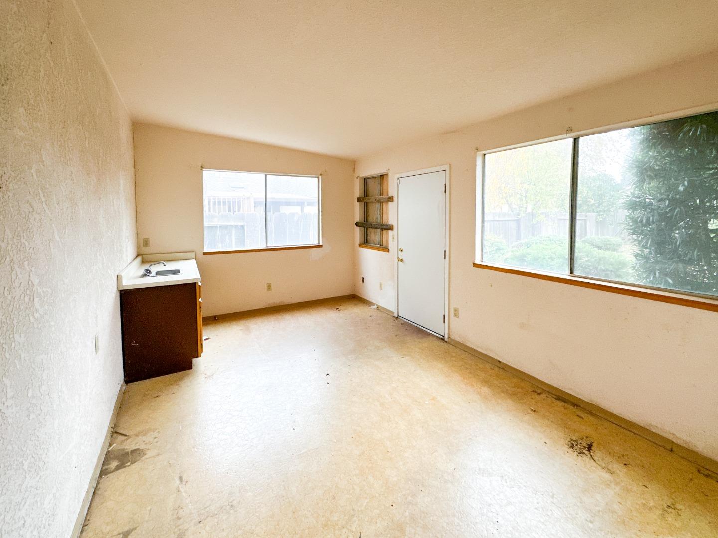 Detail Gallery Image 16 of 27 For 1465 W Tuolumne Rd, Turlock,  CA 95382 - 3 Beds | 2 Baths